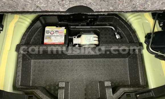 Acheter Occasion Voiture Toyota Vitz Beige à Beitbridge, Matabeleland South Acheter Occasion Voiture Toyota Vitz Beige à Beitbridge, Matabeleland South