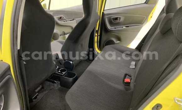 Acheter Occasion Voiture Toyota Vitz Beige à Beitbridge, Matabeleland South Acheter Occasion Voiture Toyota Vitz Beige à Beitbridge, Matabeleland South