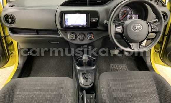 Acheter Occasion Voiture Toyota Vitz Beige à Beitbridge, Matabeleland South Acheter Occasion Voiture Toyota Vitz Beige à Beitbridge, Matabeleland South