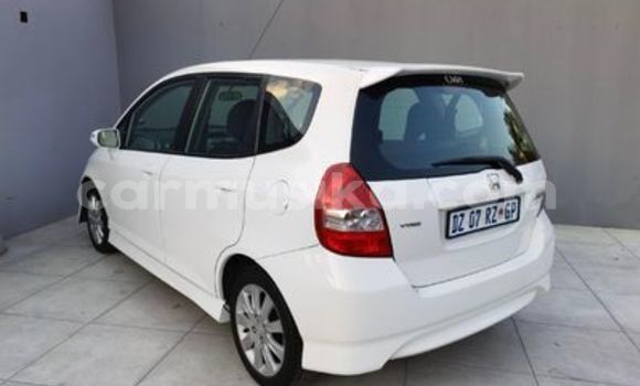 Buy Used Honda Jazz White Car in Harare in Harare Buy Used Honda Jazz White Car in Harare in Harare