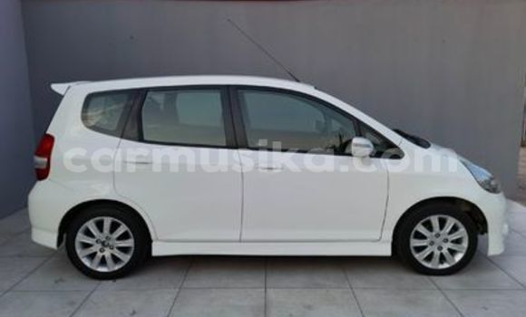 Buy Used Honda Jazz White Car in Harare in Harare Buy Used Honda Jazz White Car in Harare in Harare