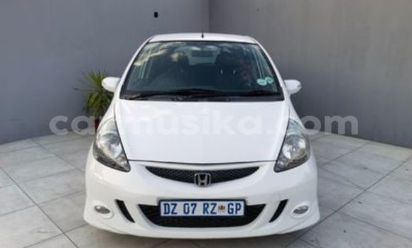 Buy Used Honda Jazz White Car in Harare in Harare Buy Used Honda Jazz White Car in Harare in Harare