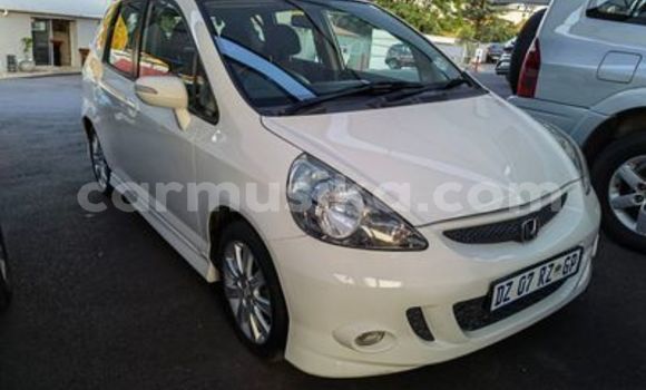 Buy Used Honda Jazz White Car in Harare in Harare Buy Used Honda Jazz White Car in Harare in Harare