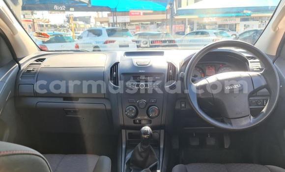 Nunua Ilio tumika Isuzu KB Nyeupe Gari ndani ya Beitbridge nchini Matabeleland Kusini Nunua Ilio tumika Isuzu KB Nyeupe Gari ndani ya Beitbridge nchini Matabeleland Kusini