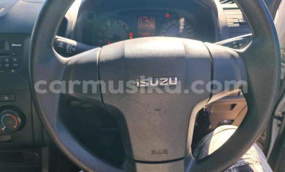 Nunua Ilio tumika Isuzu KB Nyeupe Gari ndani ya Beitbridge nchini Matabeleland Kusini Nunua Ilio tumika Isuzu KB Nyeupe Gari ndani ya Beitbridge nchini Matabeleland Kusini