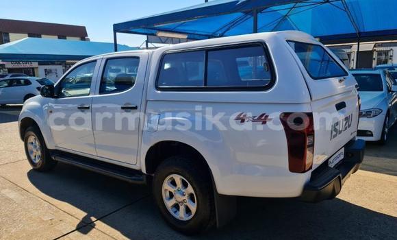 Nunua Ilio tumika Isuzu KB Nyeupe Gari ndani ya Beitbridge nchini Matabeleland Kusini Nunua Ilio tumika Isuzu KB Nyeupe Gari ndani ya Beitbridge nchini Matabeleland Kusini