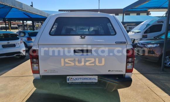 Nunua Ilio tumika Isuzu KB Nyeupe Gari ndani ya Beitbridge nchini Matabeleland Kusini Nunua Ilio tumika Isuzu KB Nyeupe Gari ndani ya Beitbridge nchini Matabeleland Kusini