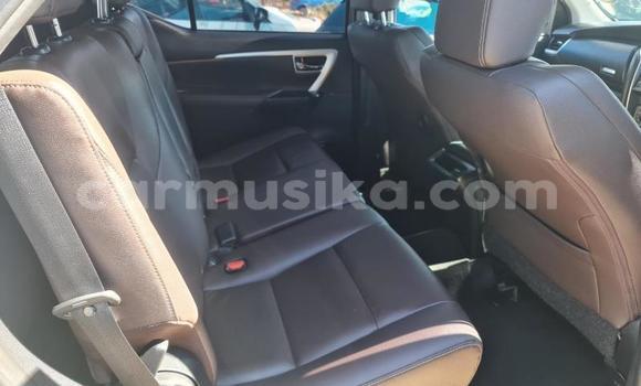 Nunua Ilio tumika Toyota Fortuner Nyingine Gari ndani ya Beitbridge nchini Matabeleland Kusini Nunua Ilio tumika Toyota Fortuner Nyingine Gari ndani ya Beitbridge nchini Matabeleland Kusini