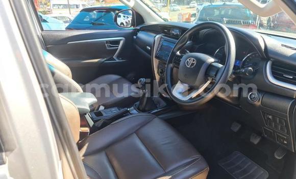 Nunua Ilio tumika Toyota Fortuner Nyingine Gari ndani ya Beitbridge nchini Matabeleland Kusini Nunua Ilio tumika Toyota Fortuner Nyingine Gari ndani ya Beitbridge nchini Matabeleland Kusini