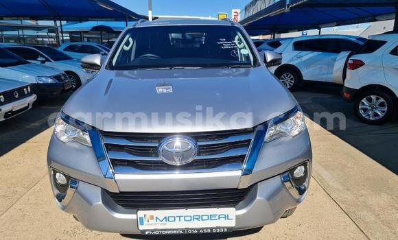 Nunua Ilio tumika Toyota Fortuner Nyingine Gari ndani ya Beitbridge nchini Matabeleland Kusini Nunua Ilio tumika Toyota Fortuner Nyingine Gari ndani ya Beitbridge nchini Matabeleland Kusini