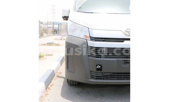 Acheter Import Voiture Toyota Hiace Blanc à Import - Dubai, Harare Acheter Import Voiture Toyota Hiace Blanc à Import - Dubai, Harare