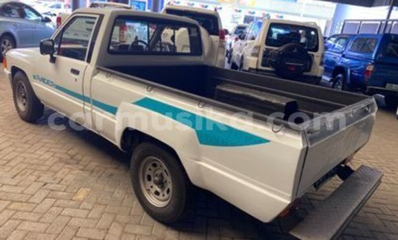Acheter Occasion Voiture Toyota Hilux Autre à Beitbridge, Matabeleland South Acheter Occasion Voiture Toyota Hilux Autre à Beitbridge, Matabeleland South