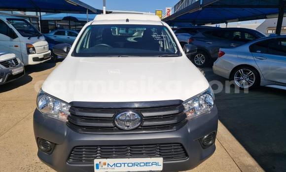 Tenga Tsaru Toyota Hilux Chena Mota in Beitbridge in Matabeleland South Tenga Tsaru Toyota Hilux Chena Mota in Beitbridge in Matabeleland South