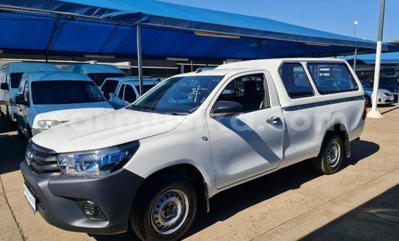 Tenga Tsaru Toyota Hilux Chena Mota in Beitbridge in Matabeleland South Tenga Tsaru Toyota Hilux Chena Mota in Beitbridge in Matabeleland South