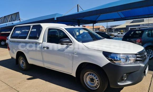 Tenga Tsaru Toyota Hilux Chena Mota in Beitbridge in Matabeleland South Tenga Tsaru Toyota Hilux Chena Mota in Beitbridge in Matabeleland South