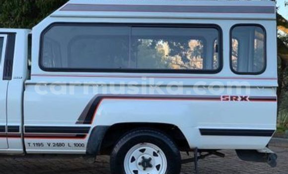 Acheter Occasion Voiture Toyota Hilux Autre à Beitbridge, Matabeleland South Acheter Occasion Voiture Toyota Hilux Autre à Beitbridge, Matabeleland South