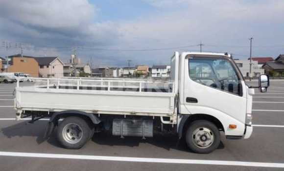Nunua Ilio tumika Toyota Dyna Nyeupe Lori ndani ya Beitbridge nchini Matabeleland Kusini Nunua Ilio tumika Toyota Dyna Nyeupe Lori ndani ya Beitbridge nchini Matabeleland Kusini