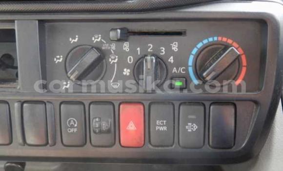 Nunua Ilio tumika Toyota Dyna Nyeupe Lori ndani ya Beitbridge nchini Matabeleland Kusini Nunua Ilio tumika Toyota Dyna Nyeupe Lori ndani ya Beitbridge nchini Matabeleland Kusini