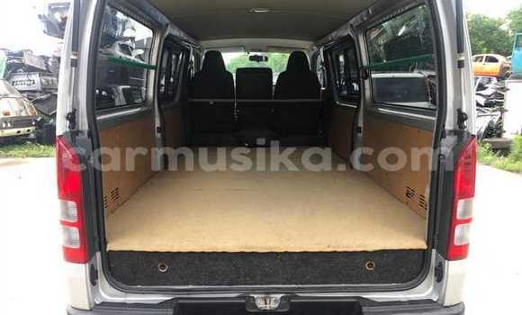 Acheter Occasion Voiture Toyota Hiace Gris à Beitbridge, Matabeleland South Acheter Occasion Voiture Toyota Hiace Gris à Beitbridge, Matabeleland South