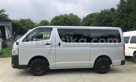 Acheter Occasion Voiture Toyota Hiace Gris à Beitbridge, Matabeleland South Acheter Occasion Voiture Toyota Hiace Gris à Beitbridge, Matabeleland South