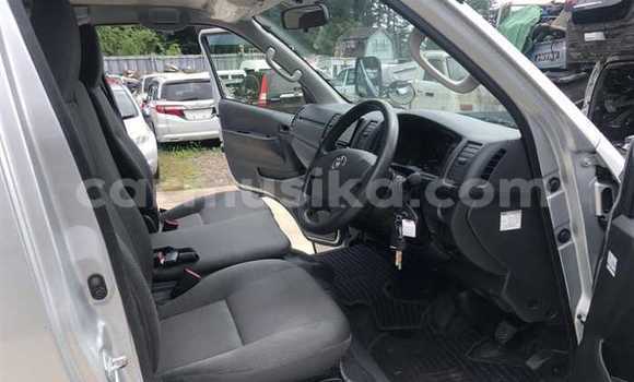 Acheter Occasion Voiture Toyota Hiace Gris à Beitbridge, Matabeleland South Acheter Occasion Voiture Toyota Hiace Gris à Beitbridge, Matabeleland South