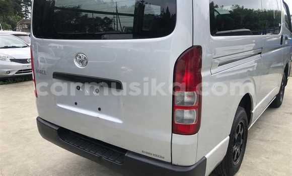 Acheter Occasion Voiture Toyota Hiace Gris à Beitbridge, Matabeleland South Acheter Occasion Voiture Toyota Hiace Gris à Beitbridge, Matabeleland South