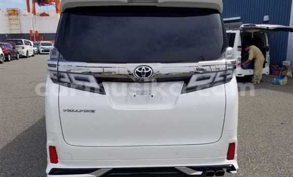 Acheter Occasion Voiture Toyota Vellfire Blanc à Beitbridge, Matabeleland South Acheter Occasion Voiture Toyota Vellfire Blanc à Beitbridge, Matabeleland South