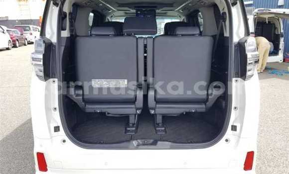 Acheter Occasion Voiture Toyota Vellfire Blanc à Beitbridge, Matabeleland South Acheter Occasion Voiture Toyota Vellfire Blanc à Beitbridge, Matabeleland South