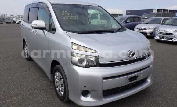 Acheter Occasion Voiture Toyota Voxy Gris à Beitbridge, Matabeleland South