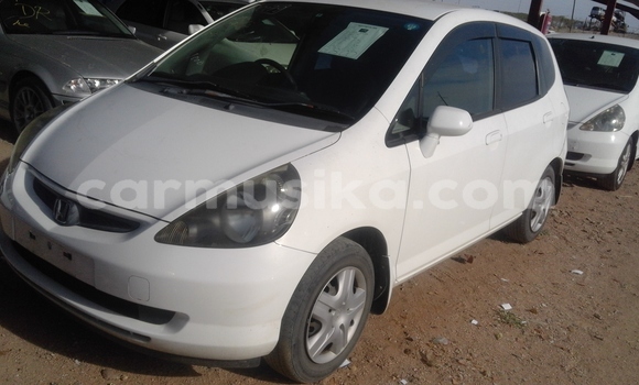 Tenga Tsaru Honda Fit Chena Mota in Chegutu in Dunhu reMashonaland yeMadokero Tenga Tsaru Honda Fit Chena Mota in Chegutu in Dunhu reMashonaland yeMadokero