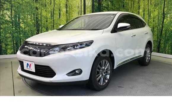 Acheter Occasion Voiture Toyota Harrier Blanc à Beitbridge, Matabeleland South