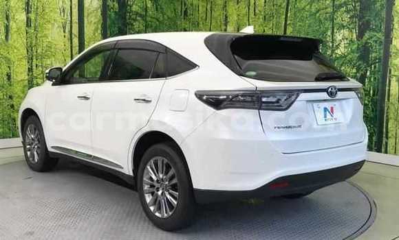 Acheter Occasion Voiture Toyota Harrier Blanc à Beitbridge, Matabeleland South Acheter Occasion Voiture Toyota Harrier Blanc à Beitbridge, Matabeleland South