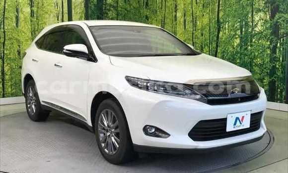 Acheter Occasion Voiture Toyota Harrier Blanc à Beitbridge, Matabeleland South Acheter Occasion Voiture Toyota Harrier Blanc à Beitbridge, Matabeleland South