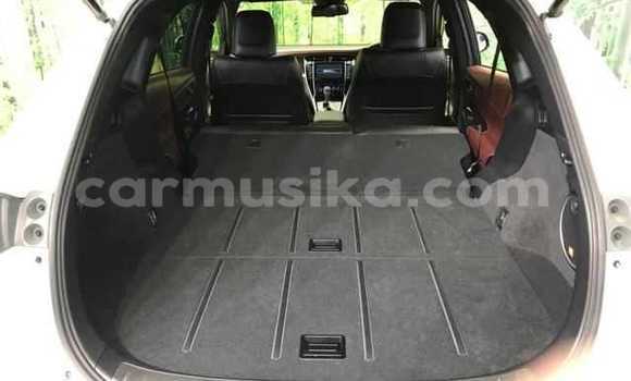 Acheter Occasion Voiture Toyota Harrier Blanc à Beitbridge, Matabeleland South Acheter Occasion Voiture Toyota Harrier Blanc à Beitbridge, Matabeleland South