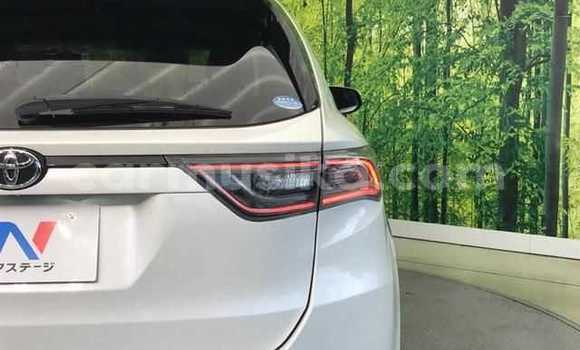 Acheter Occasion Voiture Toyota Harrier Blanc à Beitbridge, Matabeleland South Acheter Occasion Voiture Toyota Harrier Blanc à Beitbridge, Matabeleland South