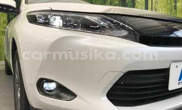 Acheter Occasion Voiture Toyota Harrier Blanc à Beitbridge, Matabeleland South Acheter Occasion Voiture Toyota Harrier Blanc à Beitbridge, Matabeleland South