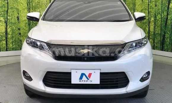 Acheter Occasion Voiture Toyota Harrier Blanc à Beitbridge, Matabeleland South Acheter Occasion Voiture Toyota Harrier Blanc à Beitbridge, Matabeleland South