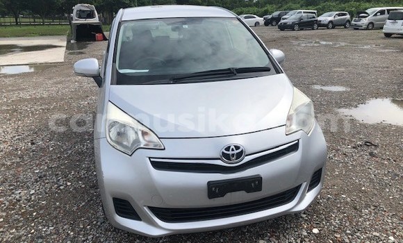 Acheter Occasion Voiture Toyota Ractis Gris à Beitbridge, Matabeleland South