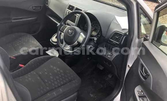 Nunua Ilio tumika Toyota Ractis Fedha Gari ndani ya Beitbridge nchini Matabeleland Kusini Nunua Ilio tumika Toyota Ractis Fedha Gari ndani ya Beitbridge nchini Matabeleland Kusini