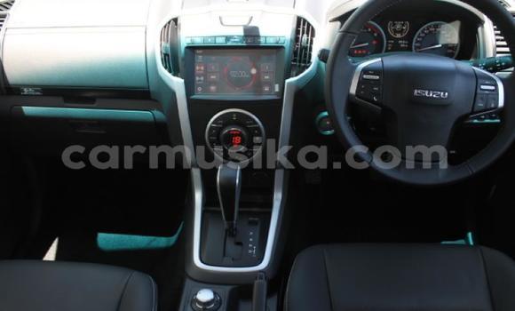 Tenga Tsaru Isuzu D–MAX Bhuruu Mota in Beitbridge in Matabeleland South Tenga Tsaru Isuzu D–MAX Bhuruu Mota in Beitbridge in Matabeleland South