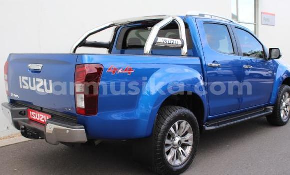 Tenga Tsaru Isuzu D–MAX Bhuruu Mota in Beitbridge in Matabeleland South Tenga Tsaru Isuzu D–MAX Bhuruu Mota in Beitbridge in Matabeleland South