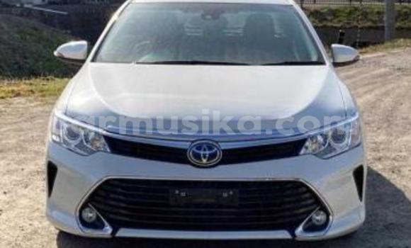Nunua Ilio tumika Toyota Camry Nyeupe Gari ndani ya Beitbridge nchini Matabeleland Kusini