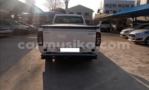 Acheter Occasion Voiture Toyota Hilux Blanc à Beitbridge, Matabeleland South Acheter Occasion Voiture Toyota Hilux Blanc à Beitbridge, Matabeleland South