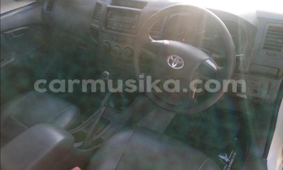 Acheter Occasion Voiture Toyota Hilux Blanc à Beitbridge, Matabeleland South Acheter Occasion Voiture Toyota Hilux Blanc à Beitbridge, Matabeleland South