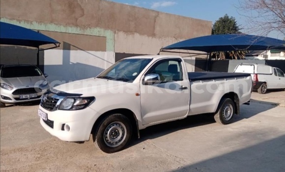 Acheter Occasion Voiture Toyota Hilux Blanc à Beitbridge, Matabeleland South Acheter Occasion Voiture Toyota Hilux Blanc à Beitbridge, Matabeleland South