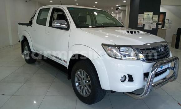 Buy Used Toyota Hilux White Car in Beitbridge in Matabeleland South