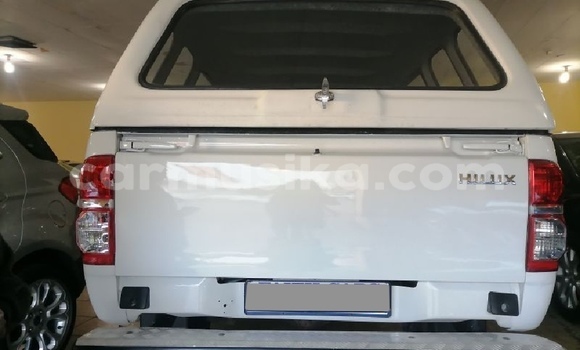 Tenga Tsaru Toyota Hilux Chena Mota in Beitbridge in Matabeleland South Tenga Tsaru Toyota Hilux Chena Mota in Beitbridge in Matabeleland South