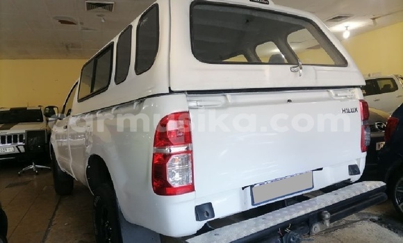 Tenga Tsaru Toyota Hilux Chena Mota in Beitbridge in Matabeleland South Tenga Tsaru Toyota Hilux Chena Mota in Beitbridge in Matabeleland South