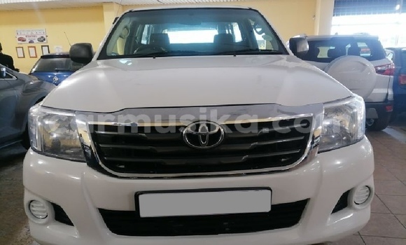 Tenga Tsaru Toyota Hilux Chena Mota in Beitbridge in Matabeleland South Tenga Tsaru Toyota Hilux Chena Mota in Beitbridge in Matabeleland South
