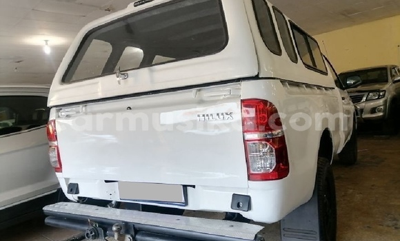 Tenga Tsaru Toyota Hilux Chena Mota in Beitbridge in Matabeleland South Tenga Tsaru Toyota Hilux Chena Mota in Beitbridge in Matabeleland South